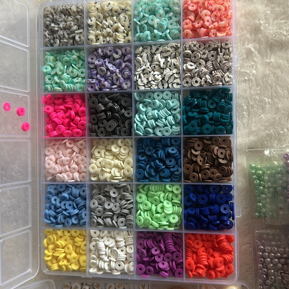 Assorted beads - Picture 3 of 4